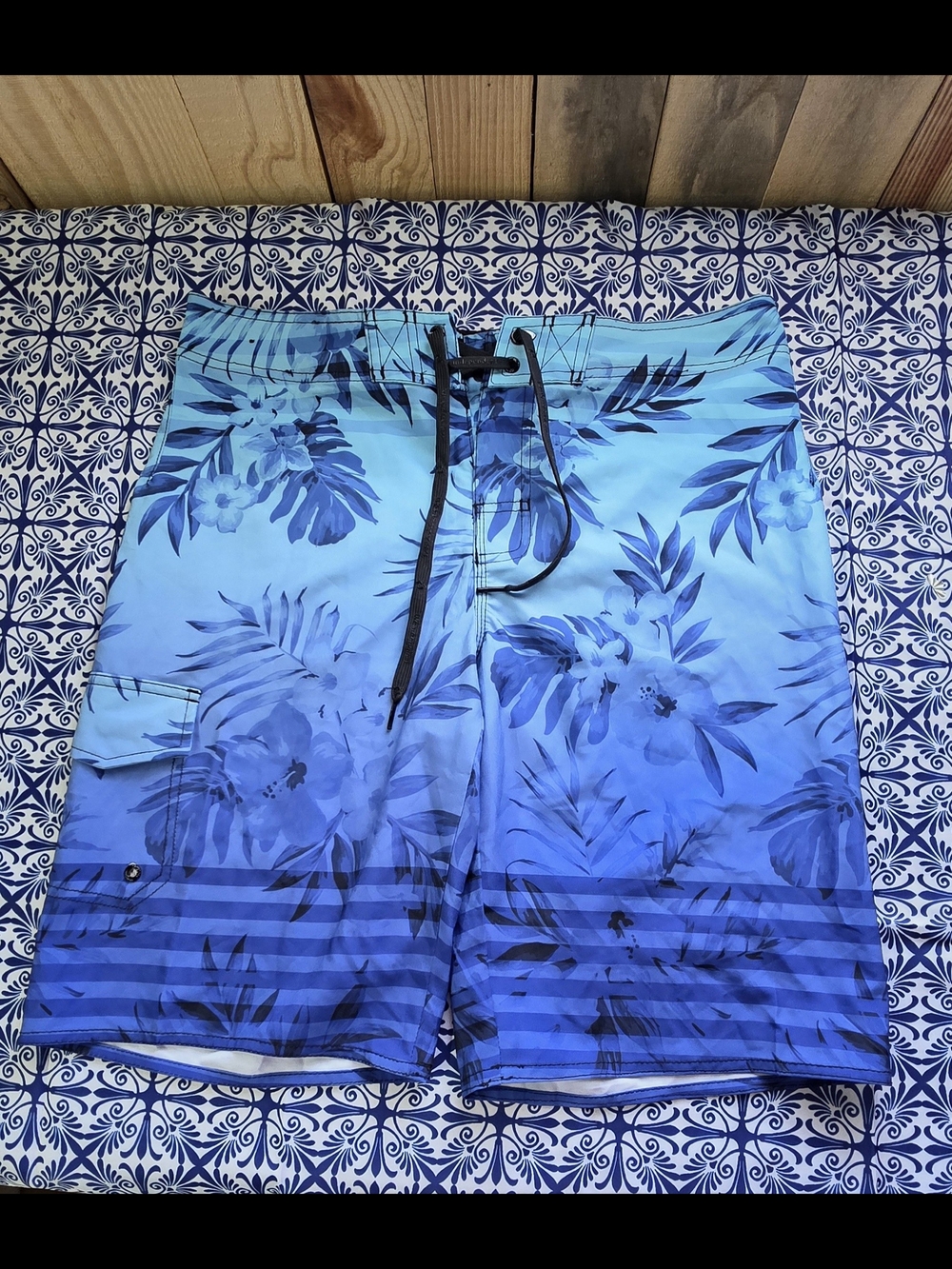 Hang Ten Blue Floral Gradient Board Shorts Sz 32